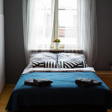 V Hostel Warszawa Exteriör bild