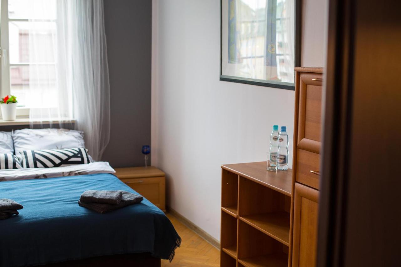 V Hostel Warszawa Exteriör bild