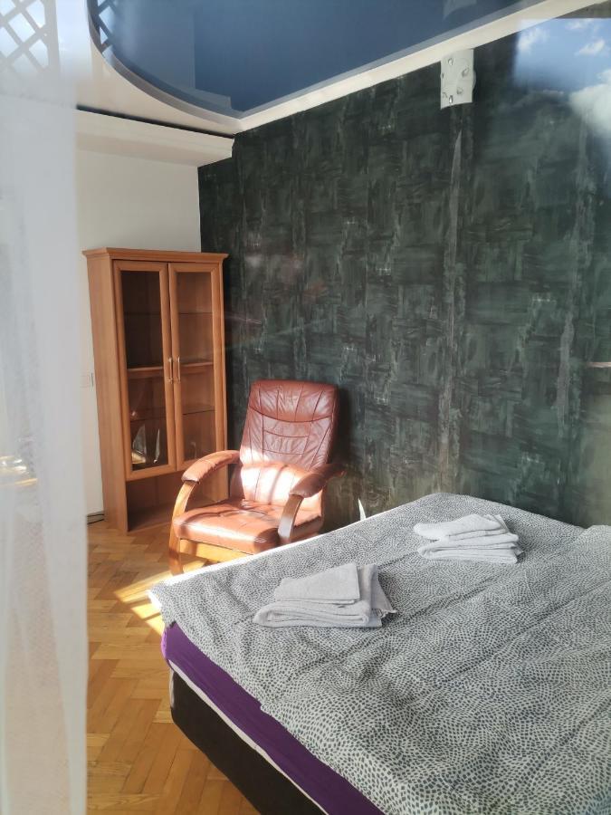 V Hostel Warszawa Exteriör bild